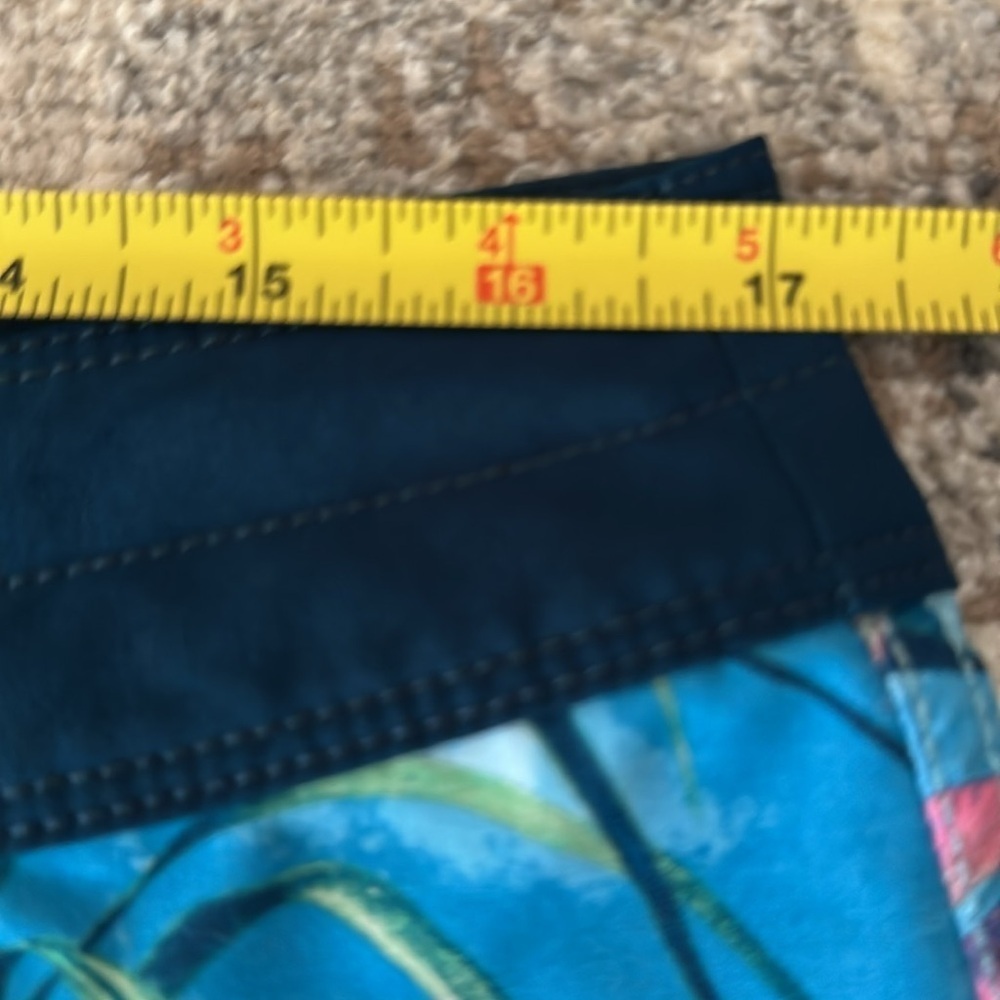 Billabong Men's Blue Tropical Swim/ Board Shorts size 34 - Picture 8 of 11